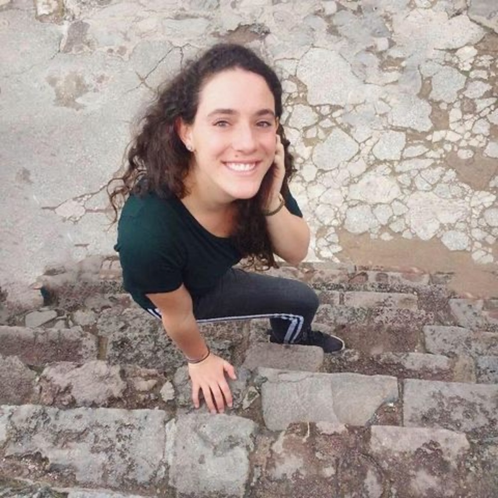 Meet your Posher, Yael